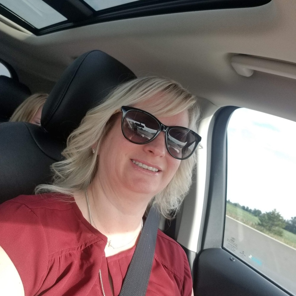 Meet your Posher, Jennifer